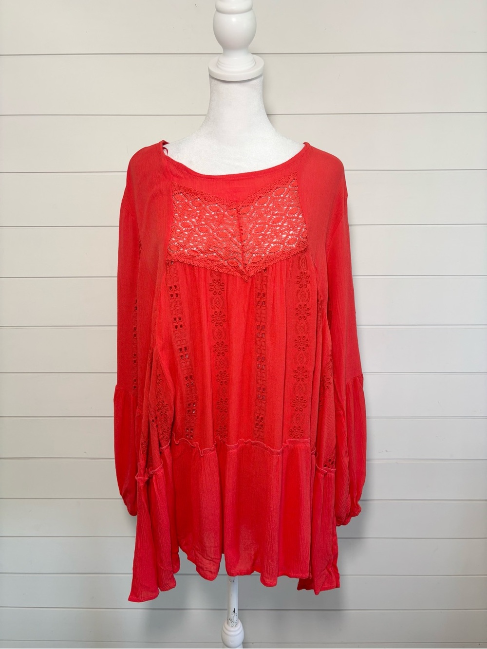 Adiva Coral-Red Lace Yoke Tunic‎ size L NEW